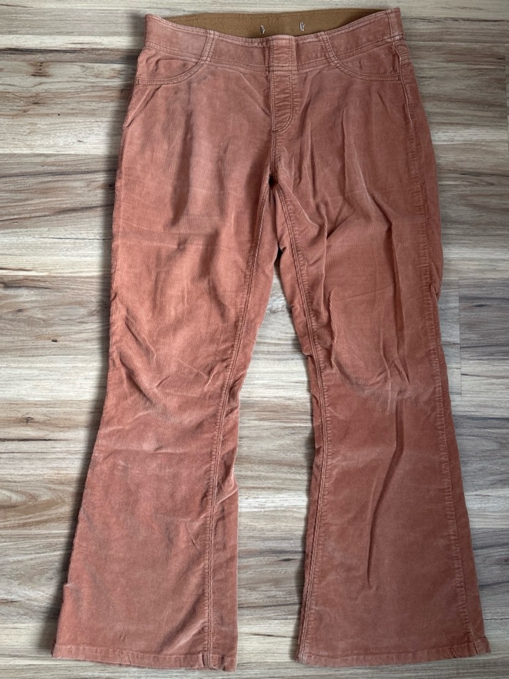 Women's Corduroy Flare Jeans — Rust